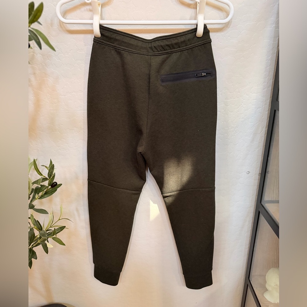 American Eagle Outfitters women’s Olive Green Jogger Sweatpants - Picture 2 of 5